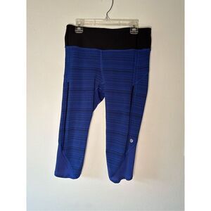 Lululemon women’s blue capris w/ black stripes size small   #11-1453